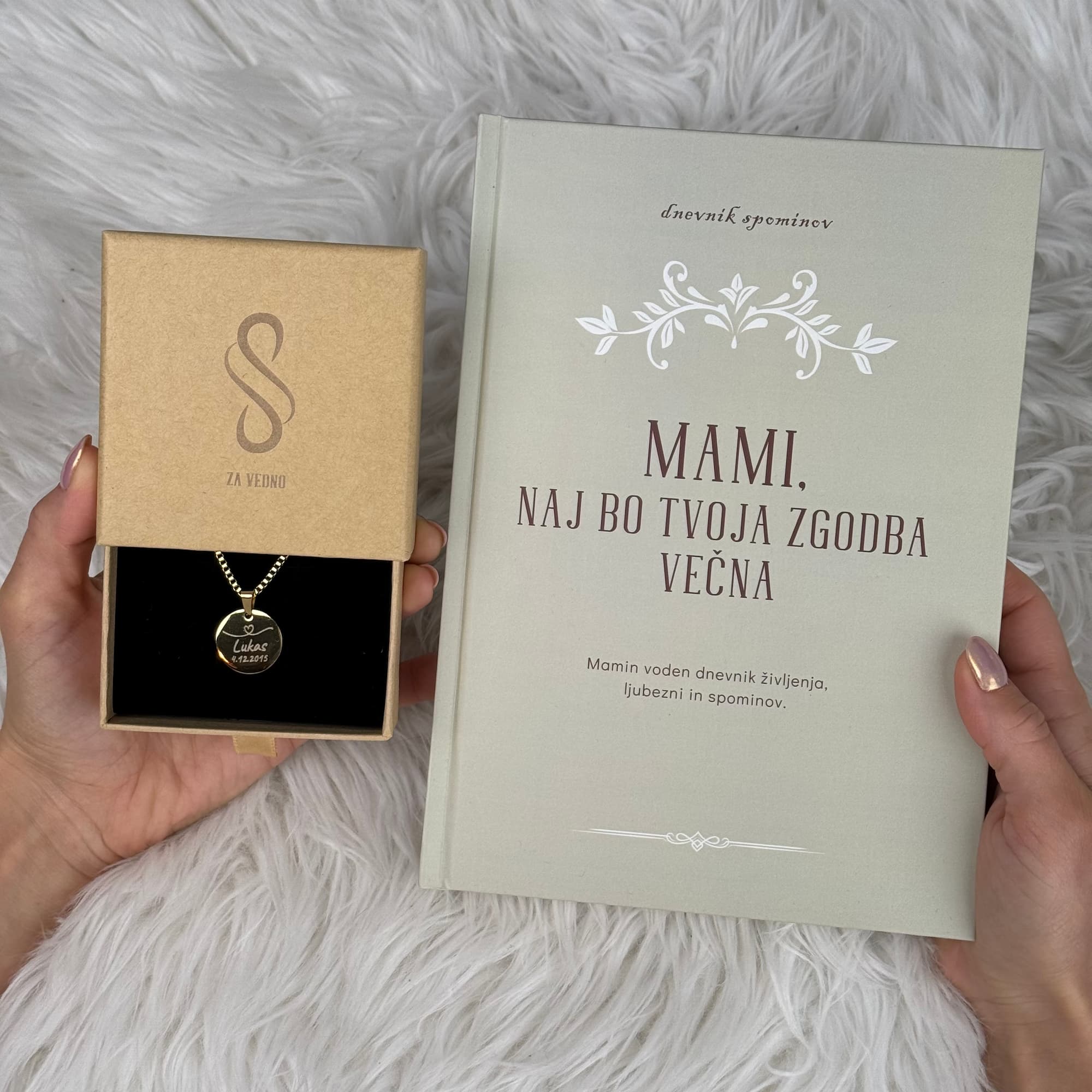 Mami, naj bo tvoja zgodba večna in verižica